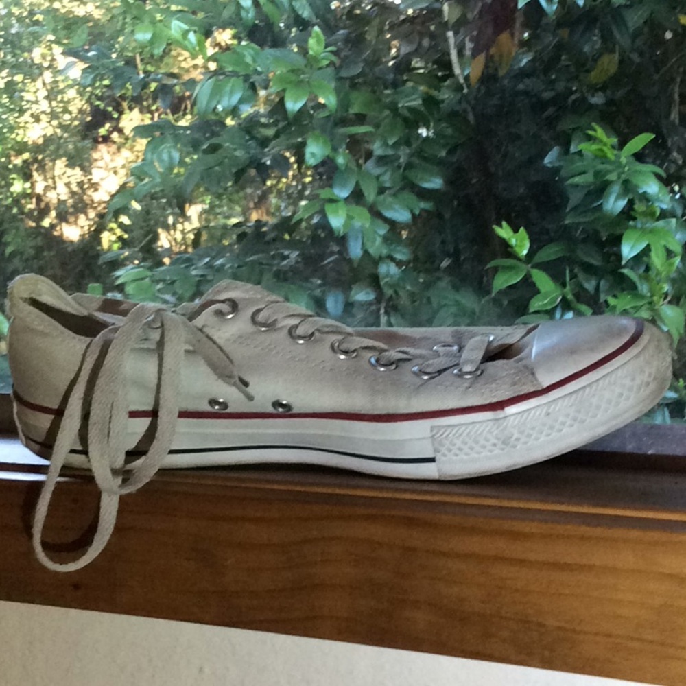 Used White Converses - Picture 2 of 7